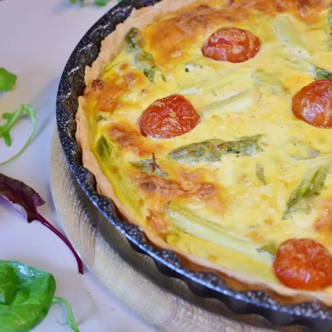 Asparagus and Bell Pepper Quiche
